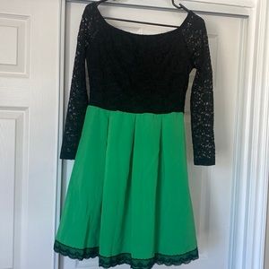 Bright Green retro/lace sleeve dress!